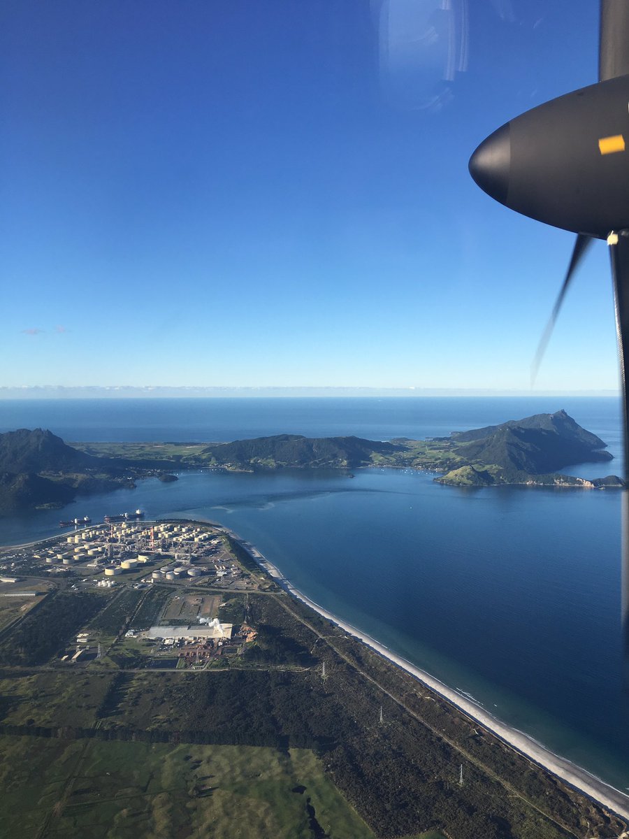 Awesome view flying home #whangareiloveithere #tutukakacoast <a href="/FlyAirNZ/">Air New Zealand</a> #myairnz