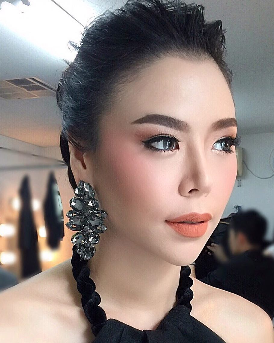 Zanifc's tweet photo. #ซานิ สวย เลอค่า เว่อร์วัง อลังมาก #NineEntertainAwards2017 

Cr. vicky_makeup https://t.co/8RvWZ5wdYs
