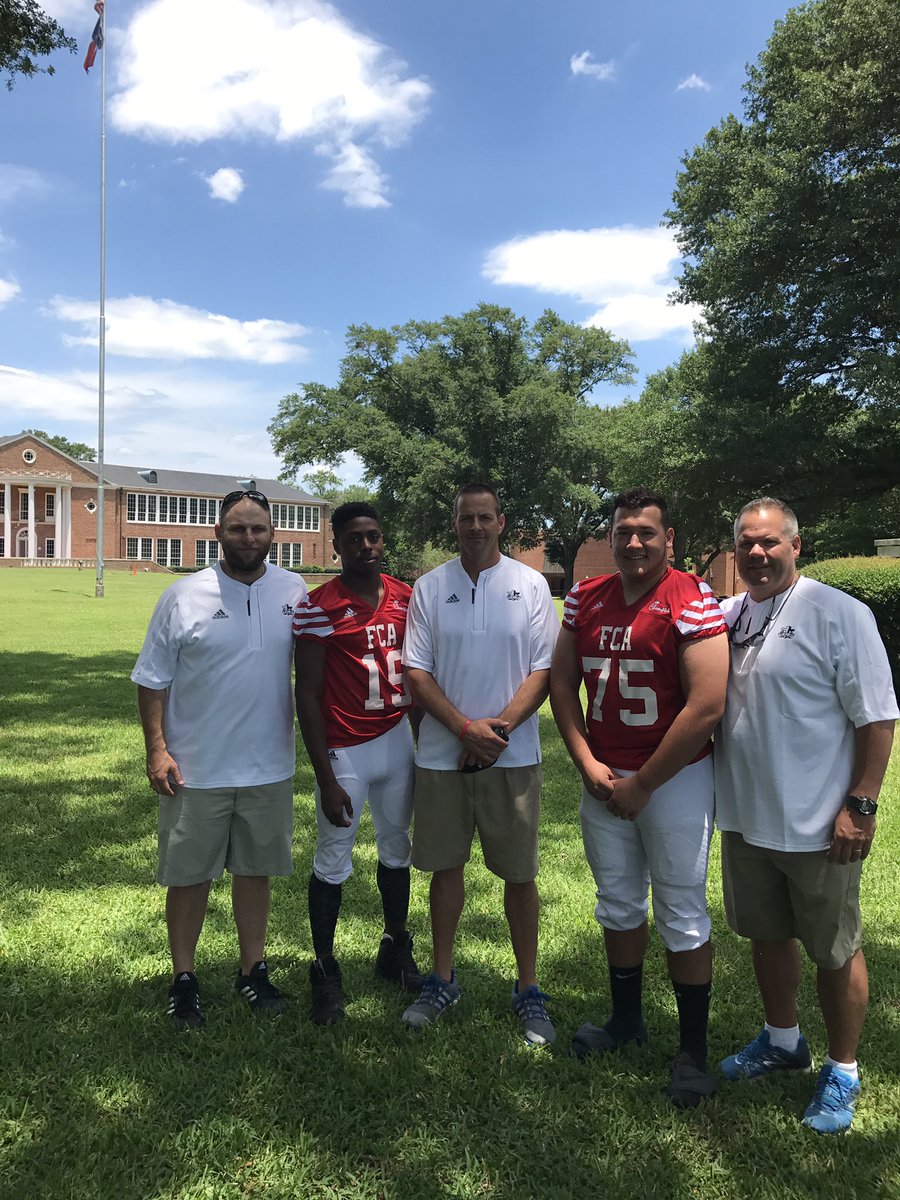 g5gridiron's tweet photo. Amazing impacts being made this week. Come watch a great FB game at Lobo Sat. 6:30 @PaulHPewittHS  @Pewitt_CISD  #RedSquad17  #beasttexas https://t.co/ds58IMkDTw
