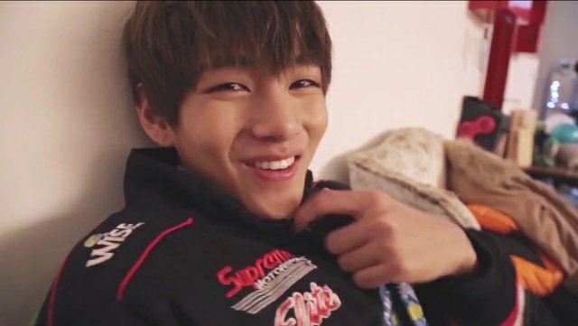 happytaepics's tweet photo. darling you have no idea how precious you are ( ˘ ³˘)♥ https://t.co/T9oR5ZqS0f