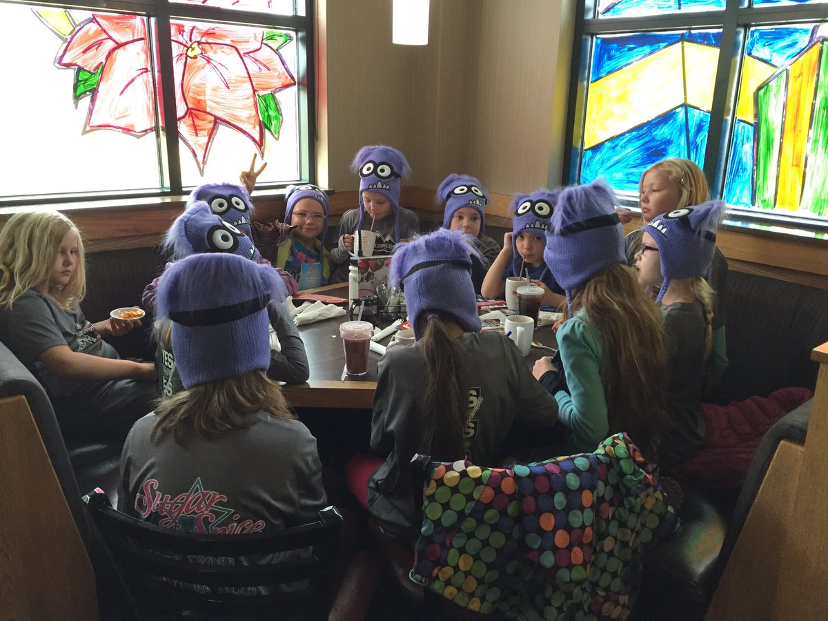 THawrylenko's tweet photo. #iamEGHA @EGHA_hockey. Team lunch, they all had to sit together. Friendships on & off the ice!! https://t.co/x64g50qYvp