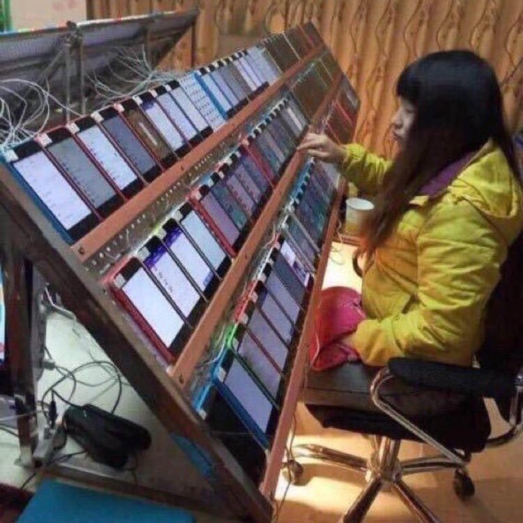 toyoubutera's tweet photo. How y'all better be streaming/buying 2U today and for the rest of your lives  #2UoniTunes https://t.co/8HcqWwTnvU