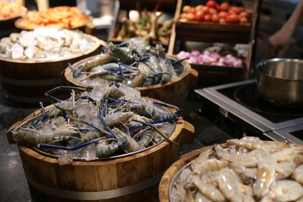 where_on_sale_'s tweet photo. อาทิตย์นี้ไปกินกุ้งกันมั๊ย ซันเดย์บรันช์บุฟเฟต์ ‘โอ มาย กุ้ง’ ที่ #DoubleTreeBkk มีทั้งกุ้งแม่น้ำ กุ้งลายเสือ... https://t.co/ddEOE9mzab https://t.co/TiAp7uXmax