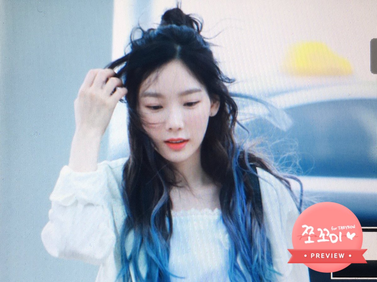 jjoggomi_ty's tweet photo. 170609 미모 실화냐? #태연 #taeyeon https://t.co/VOfySmn4Yg