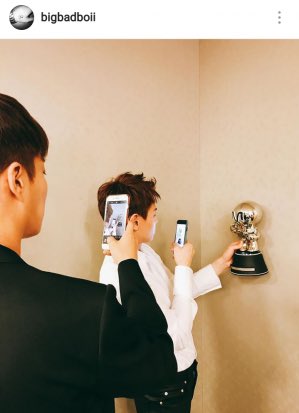 nuestop's tweet photo. THEYRE SO EXTRA I LOVE THEM 😩💕
#HIGHLIGHT1STWIN #FINALTOTHEFUCKINGLY https://t.co/8SBFtU1VOn