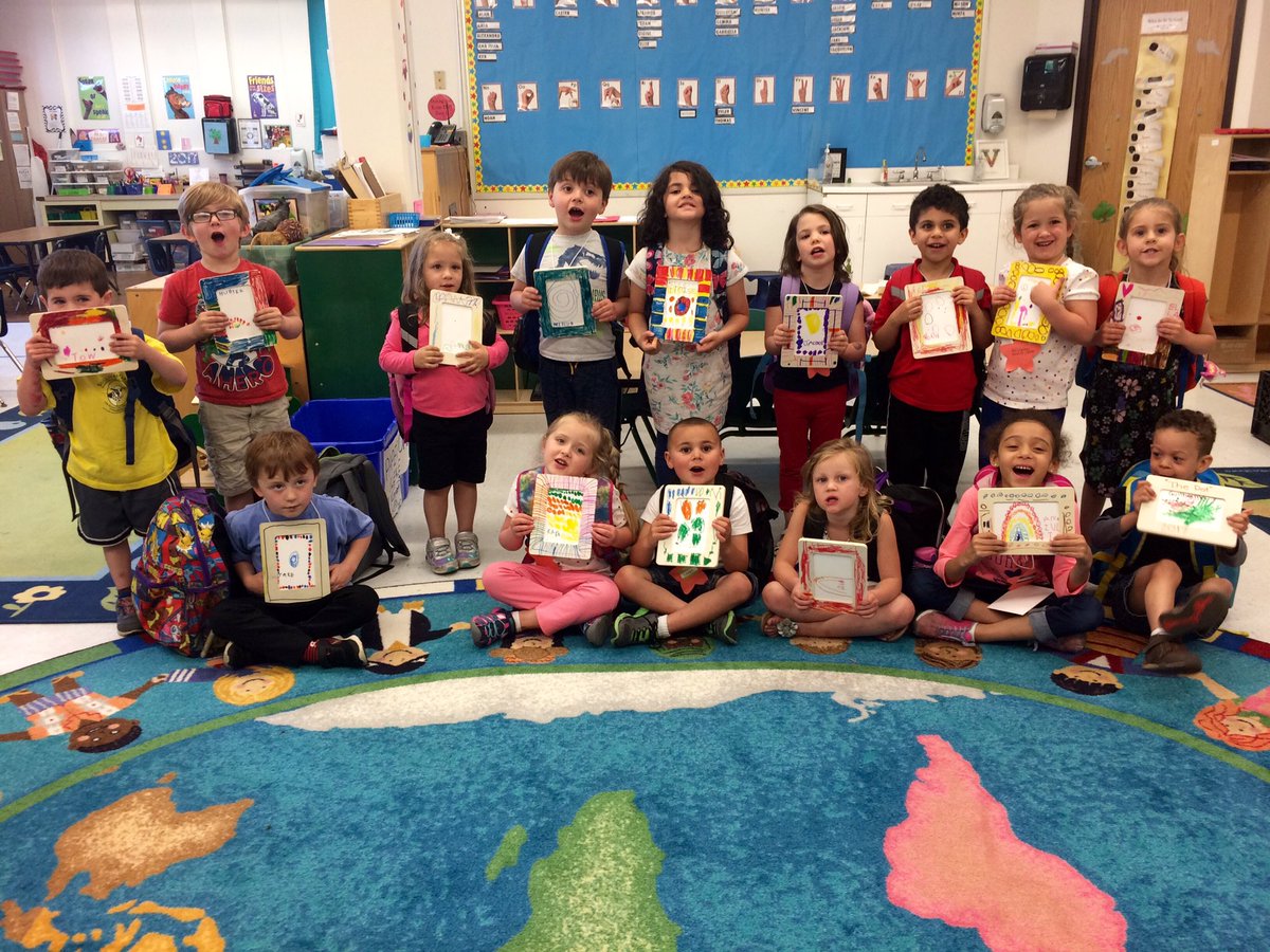 MrsCostaSSECC's tweet photo. Guest reader Mrs. Perna reading The Dot today. Thank you for helping us open our imaginations! #mpslearns @MilfordSchools @MrsVerdura https://t.co/EDDdcwdJBf