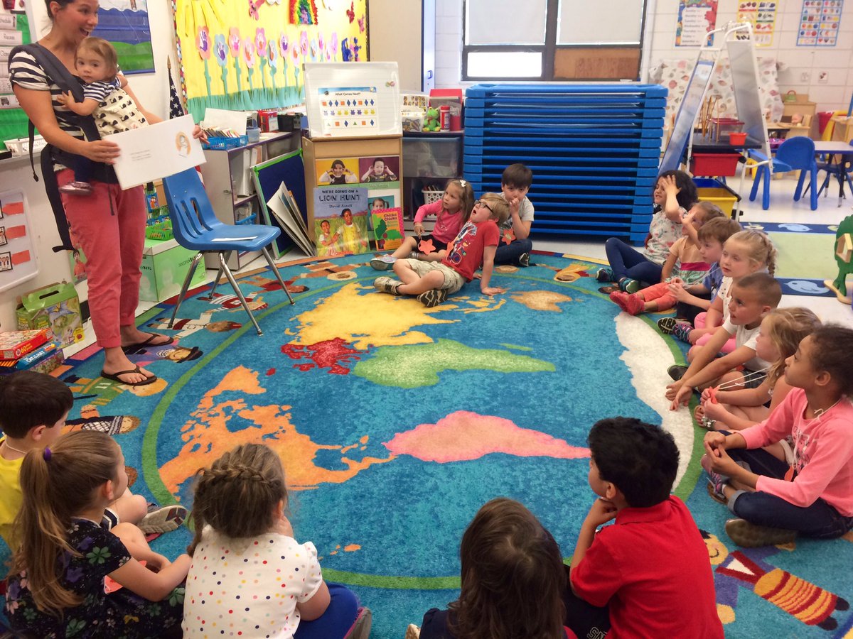 MrsCostaSSECC's tweet photo. Guest reader Mrs. Perna reading The Dot today. Thank you for helping us open our imaginations! #mpslearns @MilfordSchools @MrsVerdura https://t.co/EDDdcwdJBf