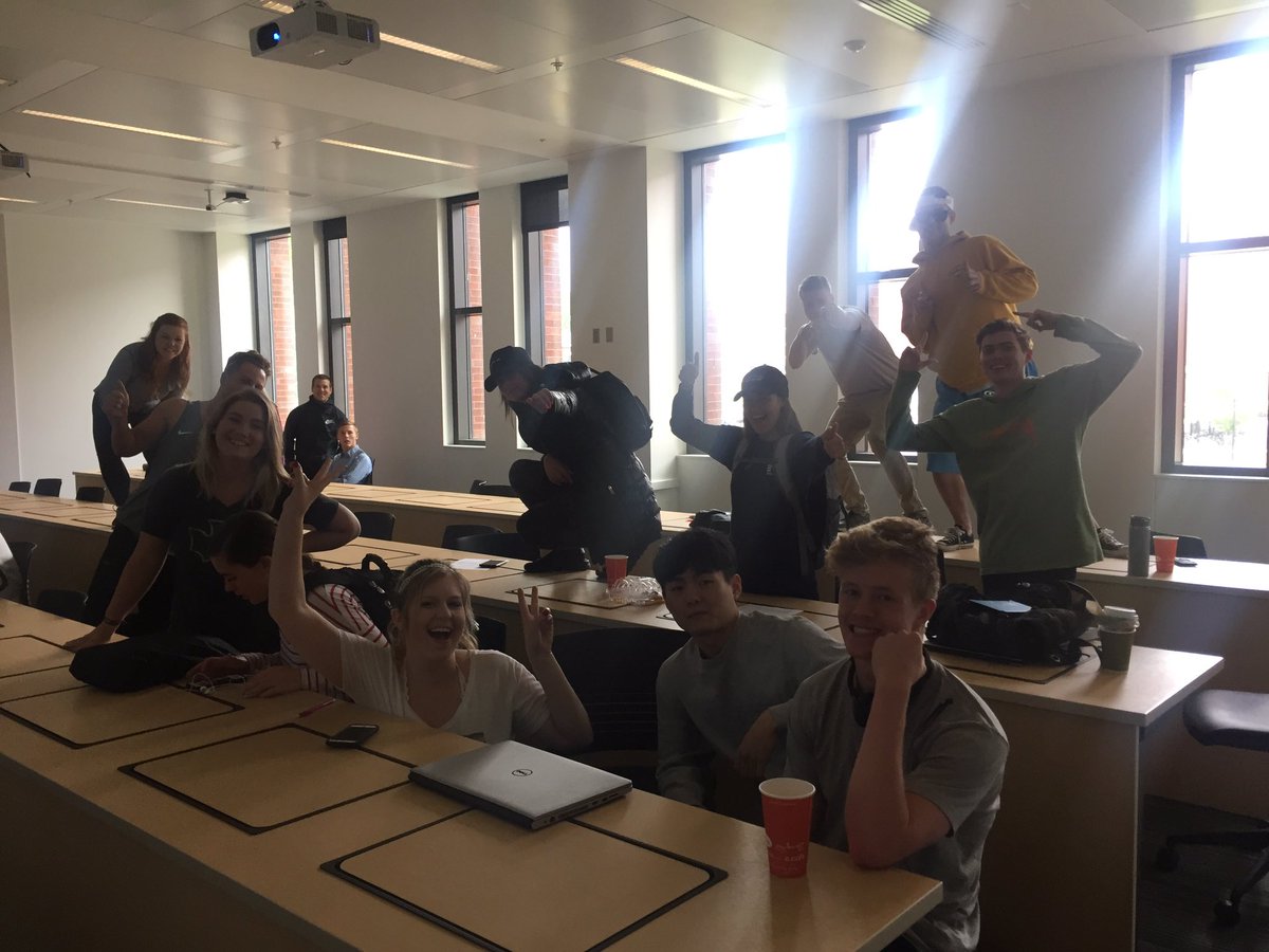 JessycaLewis's tweet photo. Here is the last day of class for #admarks @equalman @sonomawineguy @itssoniasabrina @MarisolB_LA @OregonState @news_donatella @AUMBusiness https://t.co/F92FVnc9un