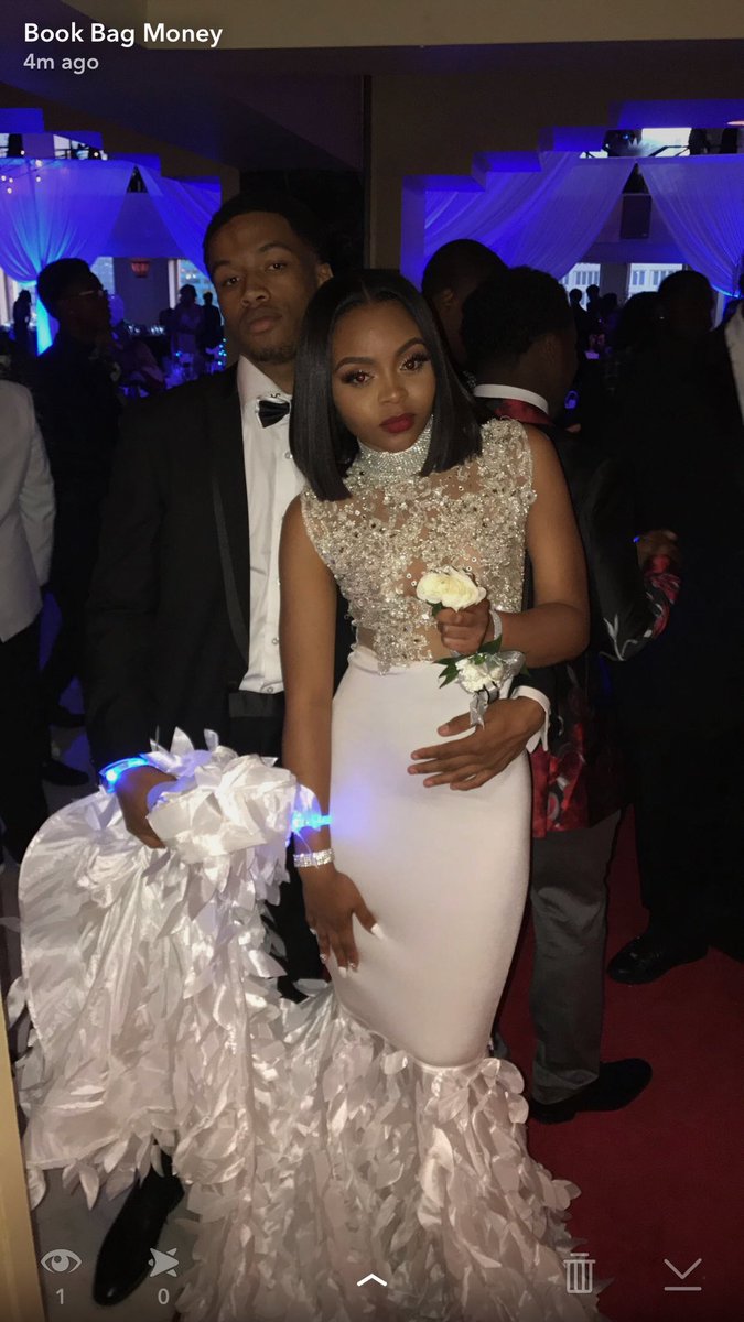 __Alashia's tweet photo. Prom over💅🏽 https://t.co/j7gjewVQwP