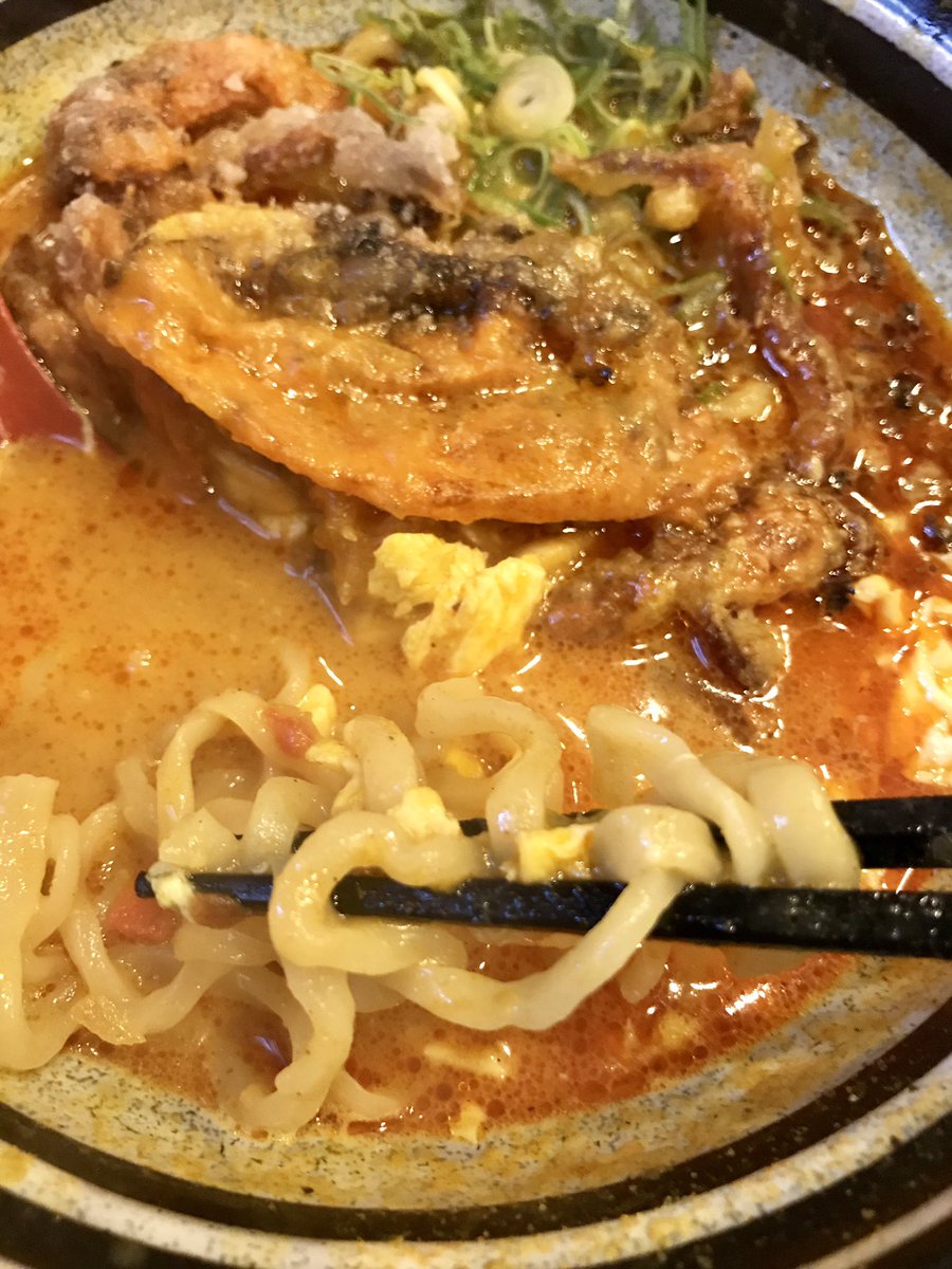 すのっぴー A Twitter 麺場voyage さんで今回食べたのは 限定の プーパッポンカレーヌードル プーパッポンカレー も食べたことなかったんだけど 上に乗ってるソフトシェルクラブ 脱皮直後のカニ 殻ごと食べられる も まさかラーメンで初めて食べることに