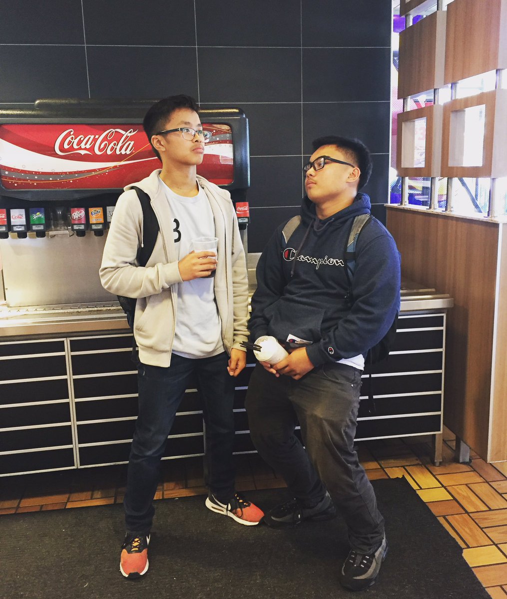 MrJeddyBear's tweet photo. Happy #nationalbestfrienday #FuckLynareo #FuckPJ https://t.co/n9N4leO6ZD