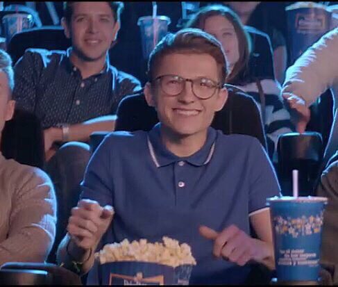 ProjetoTeioso's tweet photo. Peter Parker de óculos: um conceito™. https://t.co/rQL2z9Pj3v
