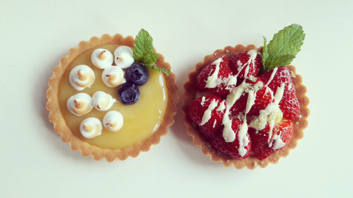 OnsLucy's tweet photo. Welke zou jij kiezen?
Citroen 🍋 of aardbei 🍓
#homemade #pie @libellebelgie @FlairBelgie https://t.co/QFHjOd3Qvy