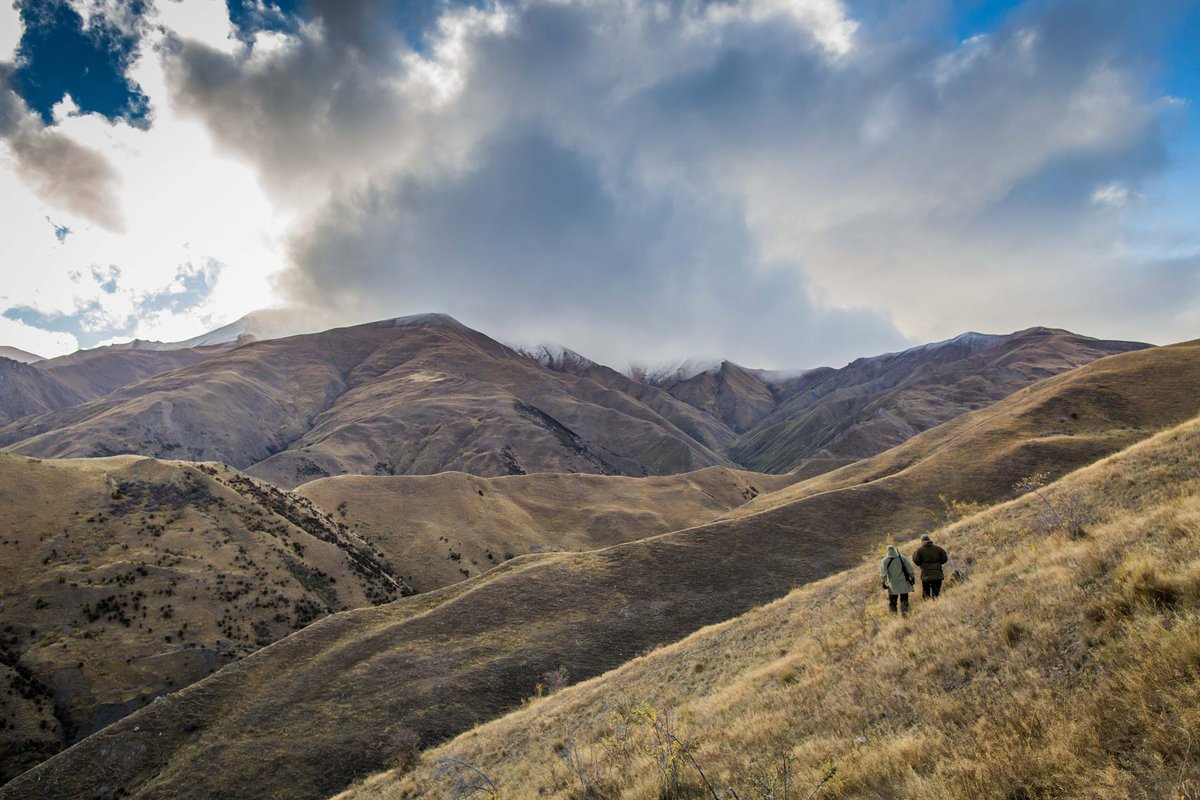 "Oh the places you'll go". Simon K. Barr went to New Zealand and admired (among other things) the beautiful landscape. #Leica #hunting