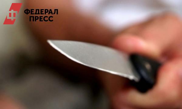В сургутском общежитии зарезали супружескую пару
fedpress.ru/news/86/societ…