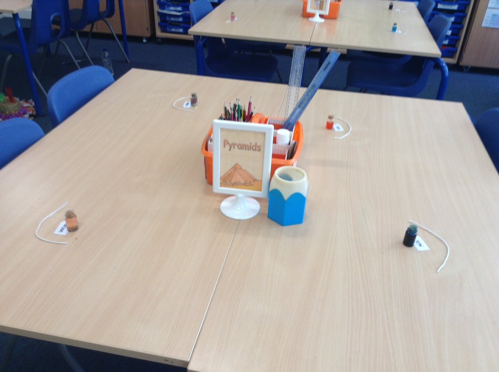 Year 4 Durham made their own potions based on Alice in Wonderland. #bookweek <a href="/SRAPrimary/">SRA Primary</a> <a href="/SRATandL/">SRATweeting&Learning</a>