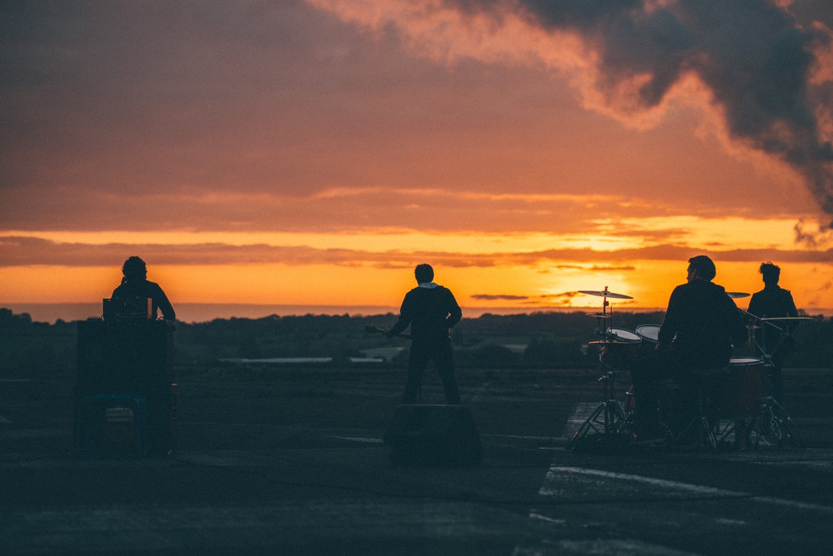 // Golden turns to grey, leaving only ashes of the day . . . //