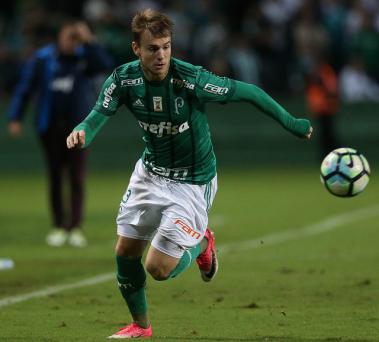 lance_palmeiras's tweet photo. Róger Guedes almeja Europa e pensa em deixar o Palmeiras nesta janela https://t.co/rdpYQcBPdH https://t.co/XfbYg4nbE1