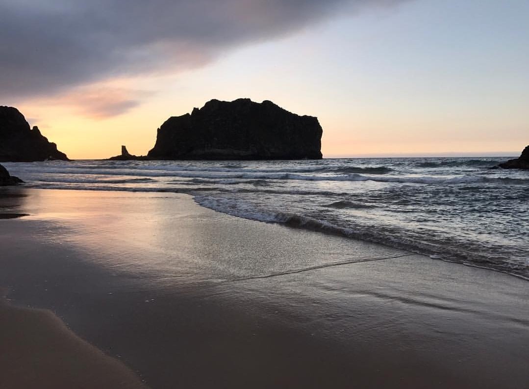 Notqdes_tv's tweet photo. Hoy @Notqdes_tv en @HMFRANCA.
Maravillosa ubicación en #PlayadelaFranca.
#Gastronomia local muy mimada.

@TurismoAsturias @conocerasturias https://t.co/dRQvF8ZC62