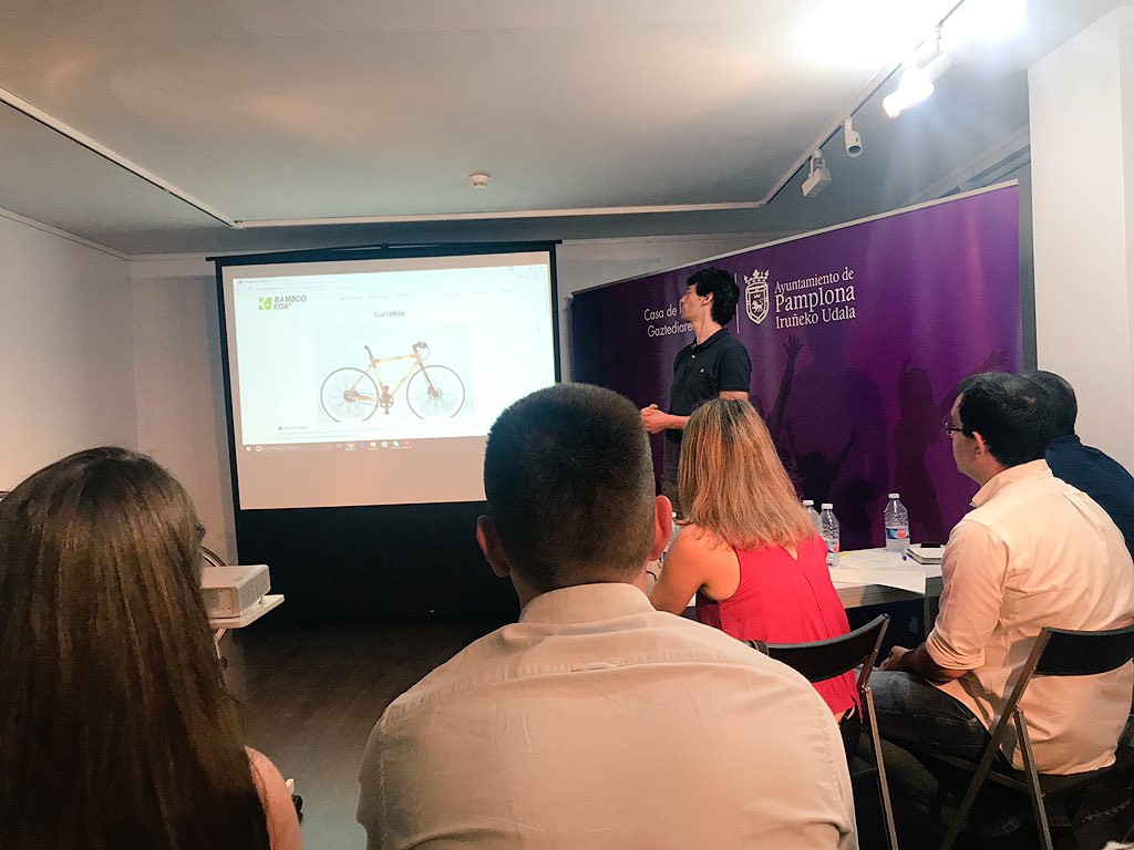 Bolsabooks's tweet photo. Estamos participando como jurados en el 2ndo Pitch &amp; Beer organizando por @koennacompany ¡Gracias por la invitación! https://t.co/VRigWLLCyD