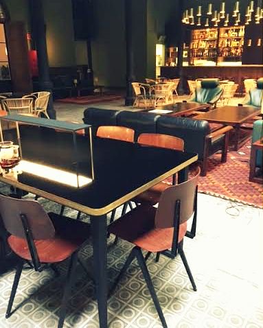 Nunca habíamos hecho unas mesas Julieta tan grandes...  Casa Bonay se merecía el esfuerzo! #CasaBonay #AntiqueBoutique #vintage #midcentury