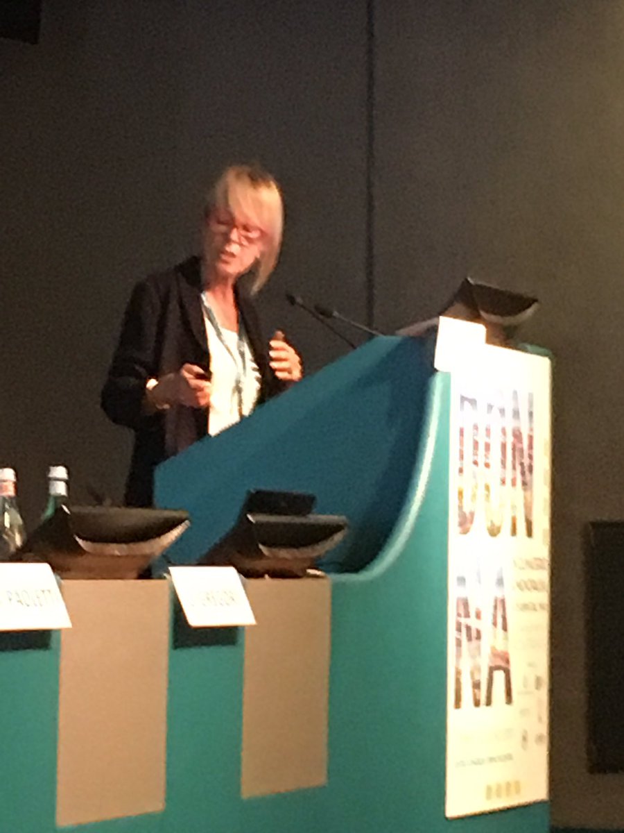 woman_wellness's tweet photo. Prof Franca #Fruzzetti spiega cosa accade da un punto di vita ormonale in #premenopausa un periodo importante per la #salute della #donna https://t.co/eLm23M85UT
