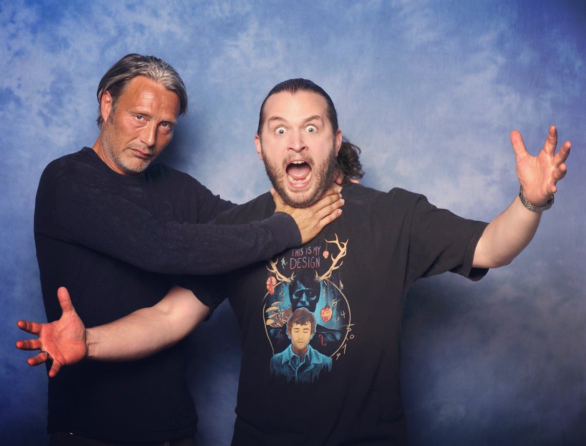 paddyrockeruk's tweet photo. That time #HannibalLector AKA #MadsMikkelsen tried to kill me! Great actor & great guy! #GalenErso #StarWars #RogueOne #GEEKingOut #lfcc2016 https://t.co/EjqTCyVp7a