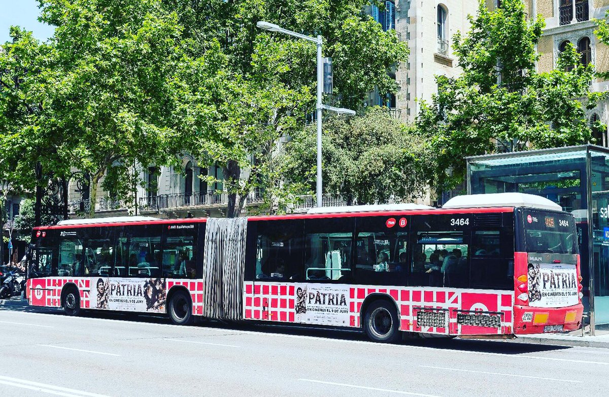 PatriaLlegenda's tweet photo. L'hora és arribada!!! Puja al bus de @PatriaLlegenda Us hi volem a tots!!! #9dejuny #estrena #Patriaday https://t.co/akq9wCFzUU