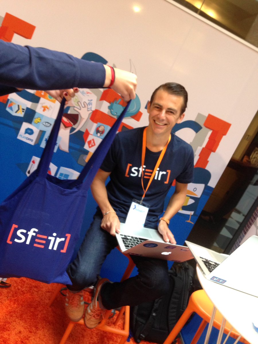 sebastienfriess's tweet photo. Venez deviner le poids de nos #sfeirPack pour les gagner @SfeirLille @sfeir #DevFestLille https://t.co/PBGNrTwKpN