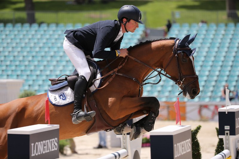#Mix24Venerdì Ospite di <a href="/alecravetto/">Alessandra Cravetto</a> Lorenzo De Luca cavaliere che ha portato l'Italia al successo a #PiazzadiSiena bit.ly/1FShPbb