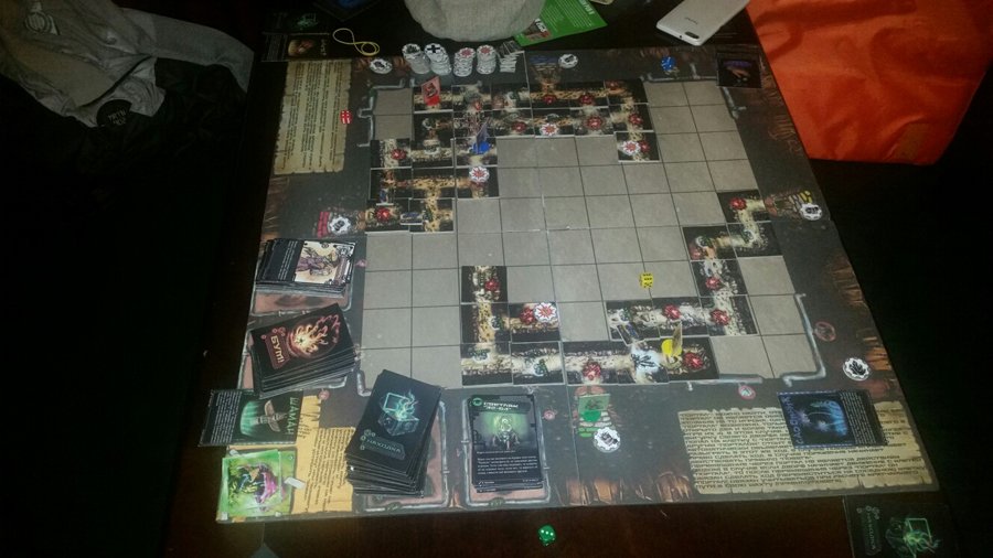 buba_tuba's tweet photo. Играем в "Черный кристалл" в Паб Б 😉
#черныйкристалл #blackcrystal #дворф #dwarf #игра #game #настольнаяигра #boardgame #bubatuba #бубатуба https://t.co/7qq6lQrZHD
