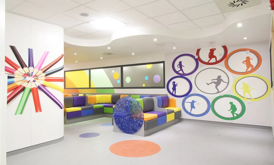 TrovexUK's tweet image. #healthcaredesign | @TrovexUK Gallery at the new Children's Emergency Dep of the @RoyalFreeNHS by @ansellandbailey↦ lnkd.in/gtbGDYC