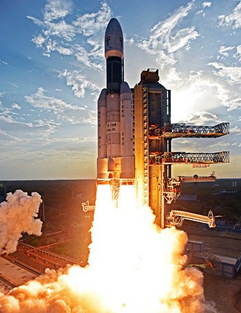 SPsAviation's tweet photo. Another giant leap with #GSLVMkIII
https://t.co/zenQsmfgiM
#ISRO #GSAT19 #satellite #Space #Technology #MakeInIndia @isro @SPsAviation https://t.co/A0FPiDWhwX