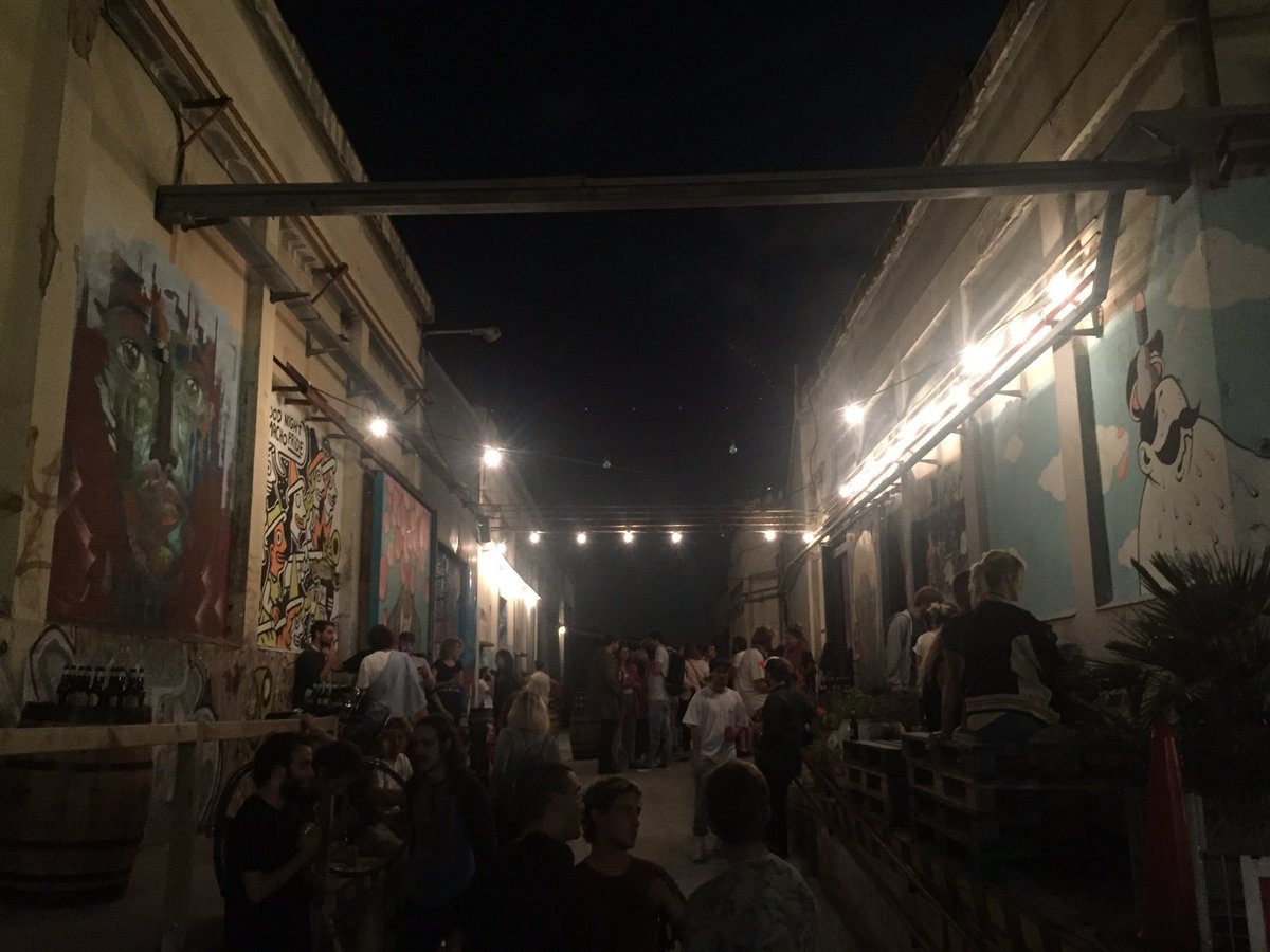 bcnwax's tweet image. Great night in the city of Barcelona with the surfing community. #everythingwelove @SurfcityFest #barcelonasurf