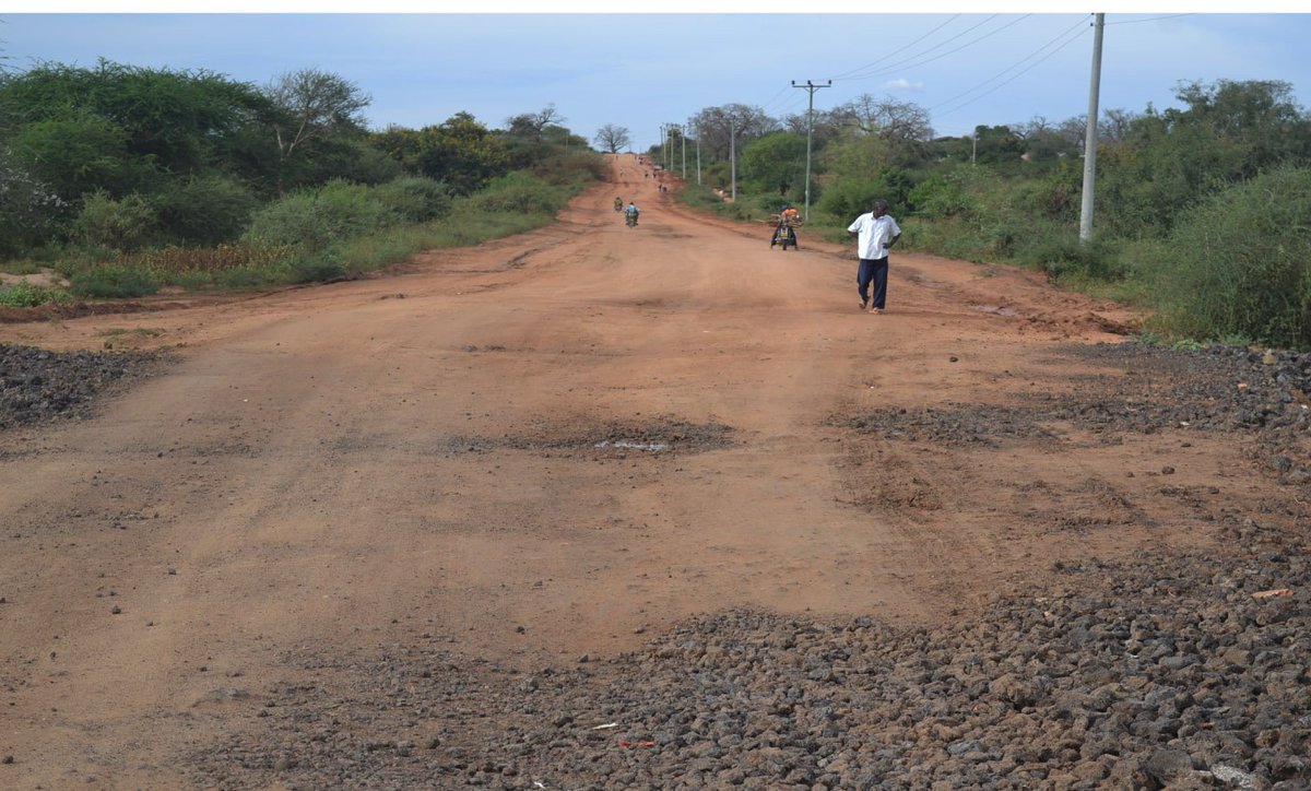 KeNHAKenya's tweet photo. The upgrading of the 192 Km Kibwezi - Kitui-Migwani Road to bitumen standard on course #GoKDELIVERS #Kituicounty #PDUdelivery https://t.co/QLVKNN7AxZ