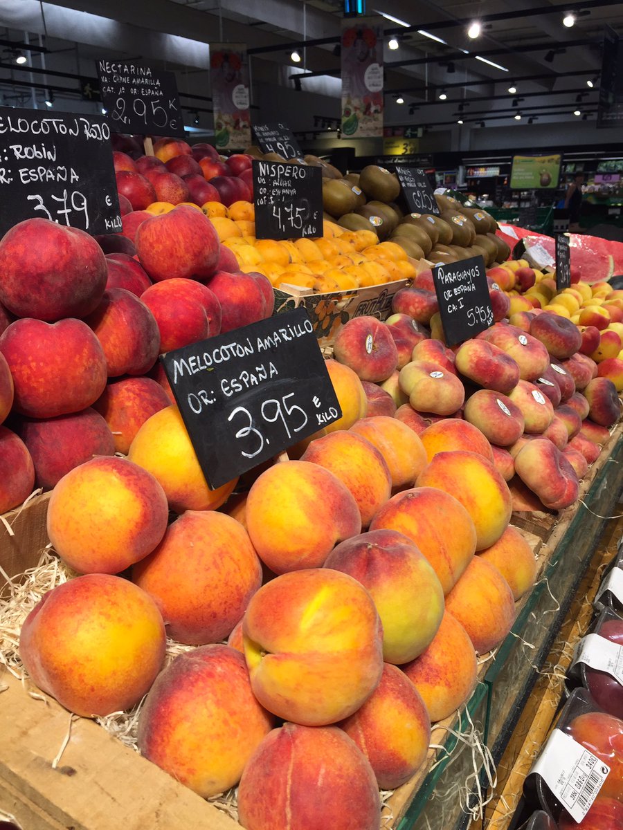 CattleShedFood's tweet photo. Love exploring supermarkets when abroad @carrefoures #barcelona #fruit #fish #feastfortheeyes #retail #freshfood #supermarket https://t.co/aLFgCQ0IcG