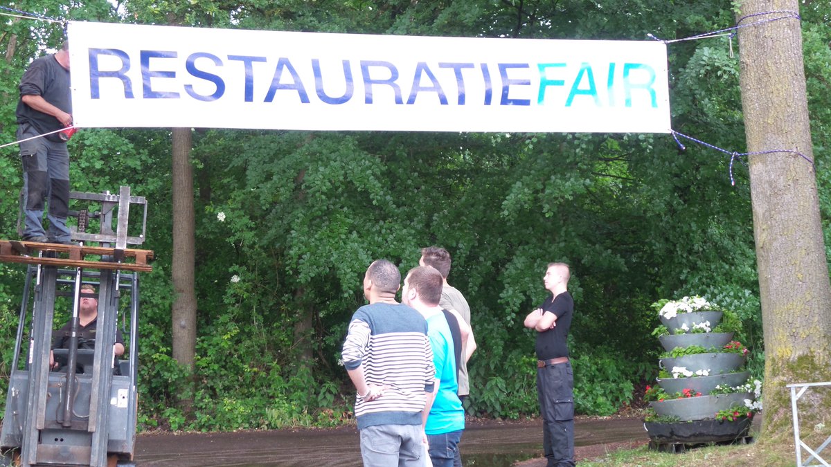Druk bezig met de voorbereidingen voor morgen <a href="/restauratiefair/">St. RIBO</a>