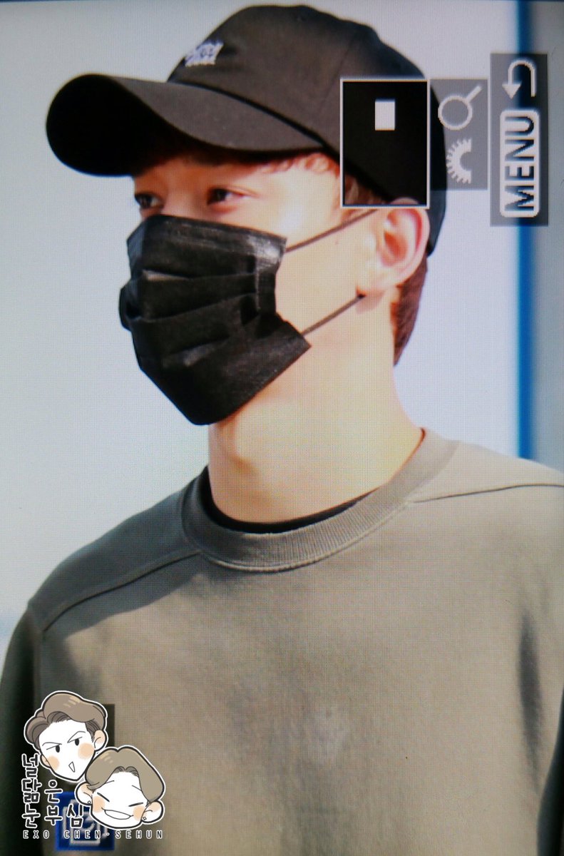 dazzling_921412's tweet photo. [Preview] 170609 ICN #CHEN #첸 #종대
날씨도 좋고 바람도 선선하고 종대는 멋있고❤️ https://t.co/qev9aCrGTD