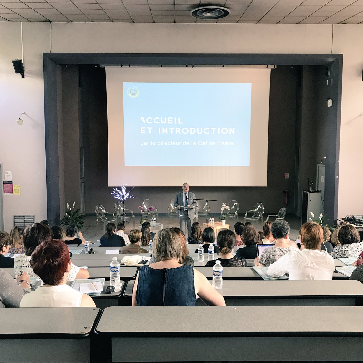 Introduction de la journée par M. Claude Chevalier, Directeur <a href="/cafisere/">Caf Isère</a>, qui remercie par ex. notre partenaire @Age_Dor_Senior #LPDNCafIsere