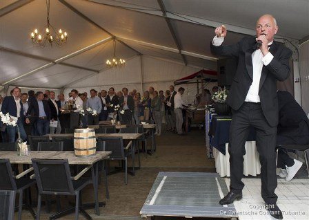 Entersnieuws's tweet image. Voorbereidingen Enterse haringparty in volle gang - entersnieuws.nl/voorbereidinge…