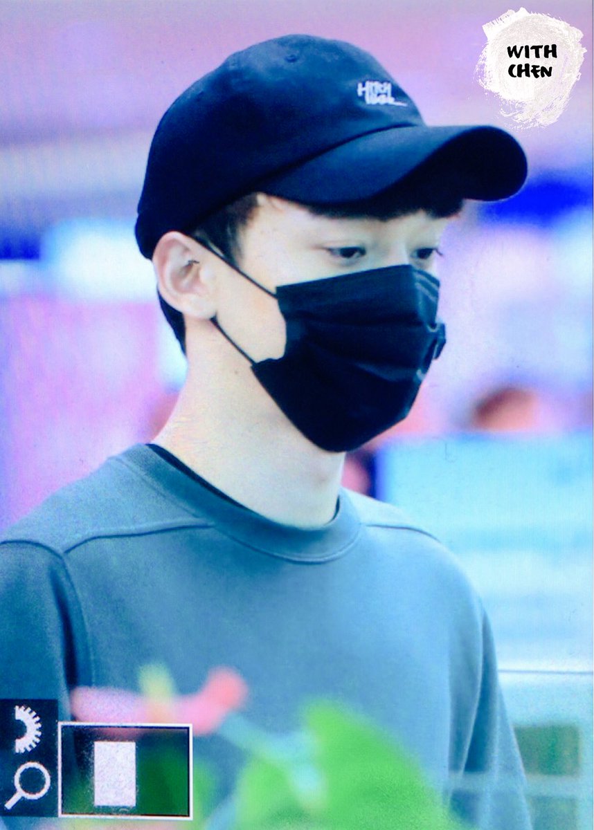WITH_CHEN's tweet photo. 170609 인천공항 #종대 #CHEN 동글동글 😍 https://t.co/sbcdigHQQ5