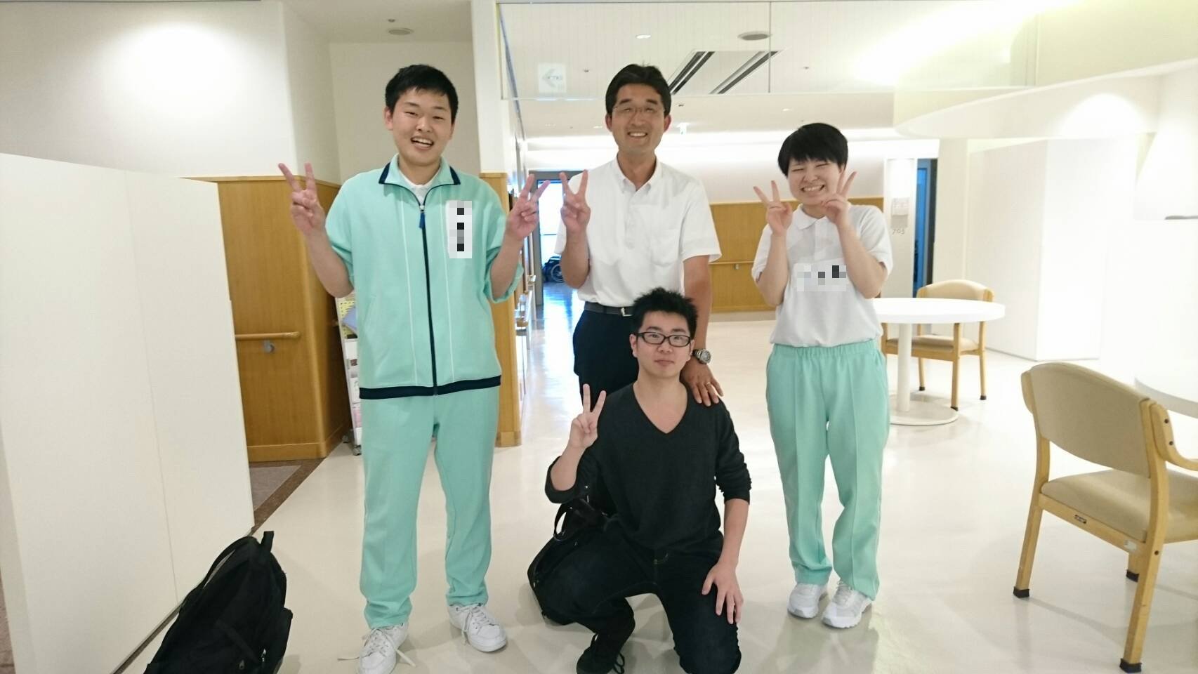 神戸医療福祉専門学校中央校 公式 No Twitter 介護福祉士科2年生の実習先から笑顔を届ける 絆コメントリレー 夜勤前の卒業生と一緒にパシャリ 実習生の2人とも 視点がどんどん専門的になってきたね 介護 福祉 神戸医療福祉専門学校中央校 公式 No Twitter 介護福祉士科2年生の実習先から笑顔を届ける 絆コメントリレー 夜勤前の卒業生と一緒にパシャリ 実習生の2人とも 視点がどんどん専門的になってきたね 介護 福祉