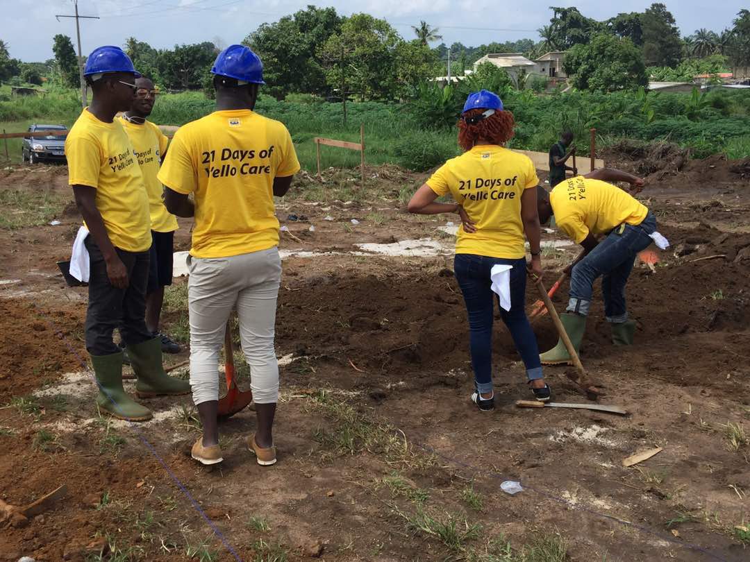 MTNCotedIvoire's tweet photo. #YelloCare 3 projets, une chaîne humaine, une même volonté #ShareKnowledge cc @naminsita @HagoFatou https://t.co/r7mDEIV8B2