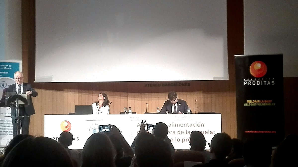 FundacioComtal's tweet photo. Magistral inici de la jornada d'accés a l'alimentació amb Rafael Ribó. Gràcies a Probitas i WFP #proalimenta #AlimentsPerTothom https://t.co/fjYECUXkx3