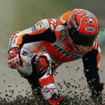 かっこよすぎるwオートバイレーサーの転倒した際の着地が凄すぎる