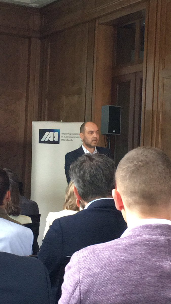 swissroman's tweet photo. Spannendes Referat von @UrsLeuthard anlässlich der #iaa #iaayp GV in Zürich. https://t.co/AMAQGzrS23