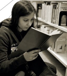 DGMurrayTrust's tweet image. Do you work with youth who are weighing up their #studyoptions for after school? Please share these ideas with them: bit.ly/2rHUE1i