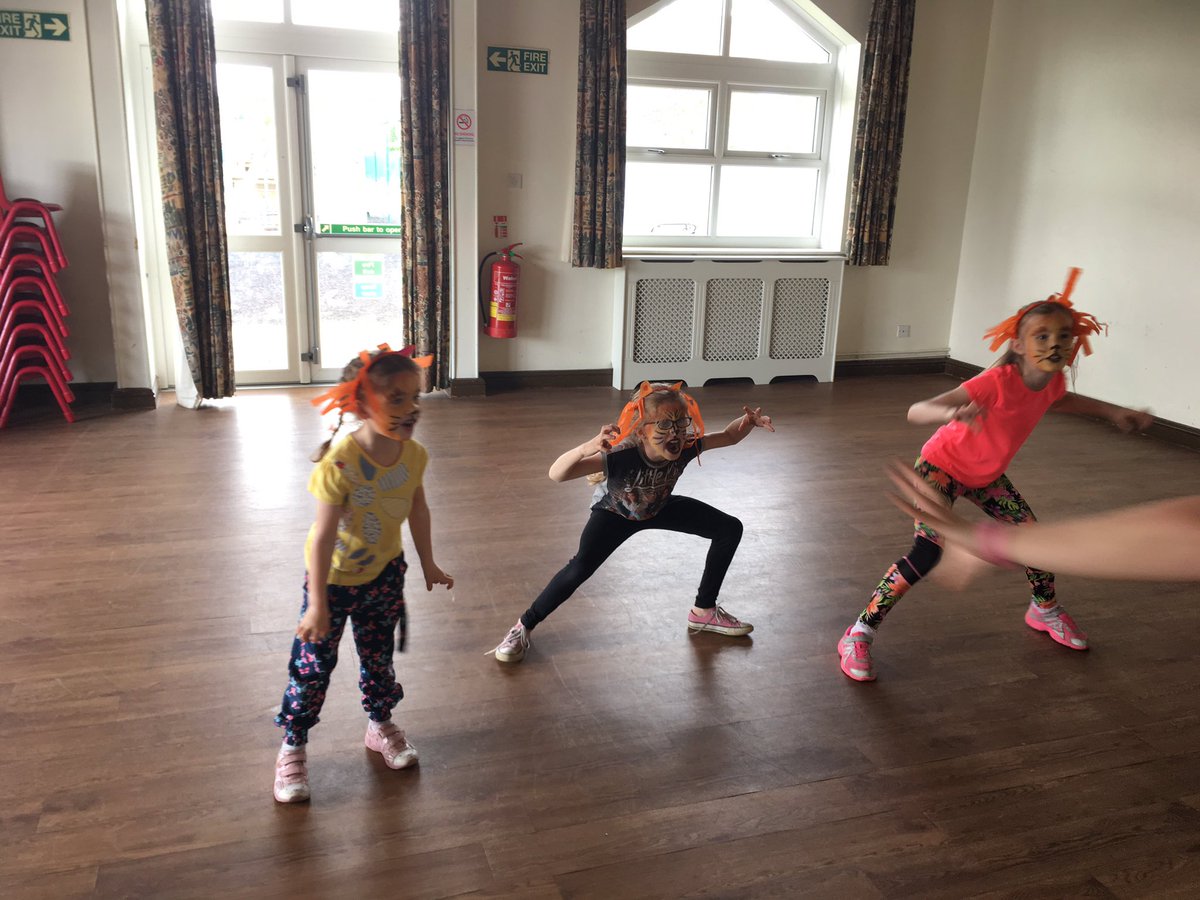 allstaryork's tweet photo. #BrandNew weekly Performing and Creative Arts sessions running Fridays from 4.00pm at Orchard Park Community Centre, Huntington, York✨🌈🎨🎭💃🏻🎤 https://t.co/DTXTDSavv0