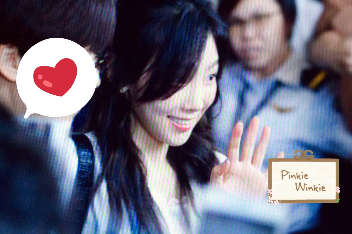 [PIC][09-06-2017]TaeYeon khởi hành đi Hồng Kông để tham dự 2 đêm "PERSONA in HONG KONG" vào trưa nay DB3gl8rVoAMJb-7