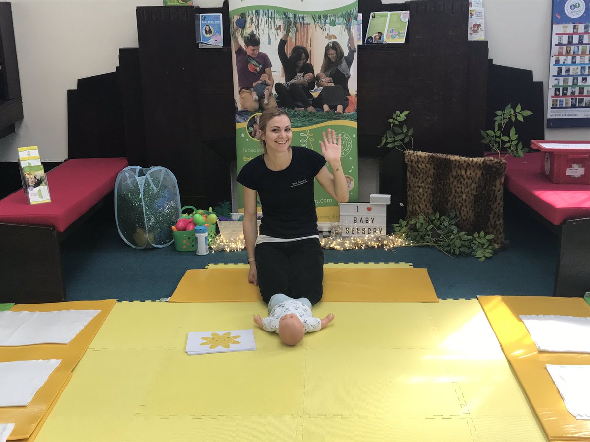 Rachel_Benn_'s tweet image. All set for our #BabyandToddler takeover day at #HunsletLibrary #goodybags #Everybunnydance #jellybabies #NationalBookstartWeek 👶🍼📖